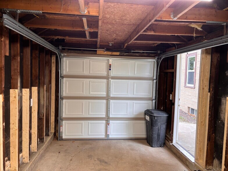 Building Photo - 611 W Randolph St