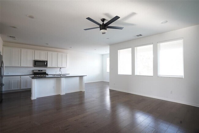 Building Photo - 304 Northview Ln