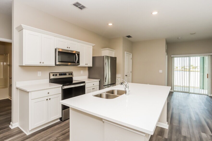 Building Photo - 970 Kelly Fern Lp