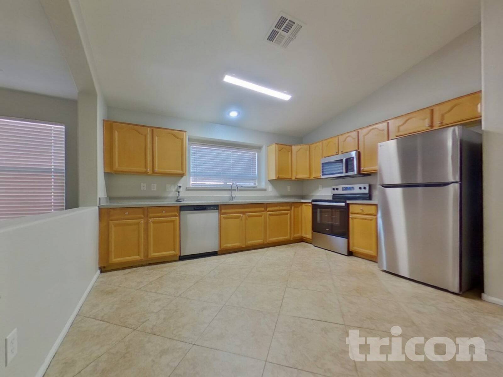 Building Photo - 2116 S 160th Ln