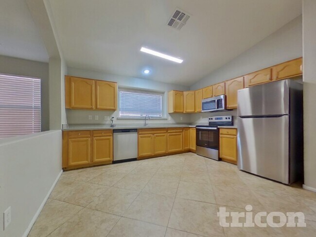 Building Photo - 2116 S 160th Ln