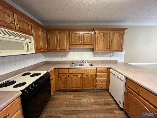 Building Photo - 2412 Harpeth Pl SW