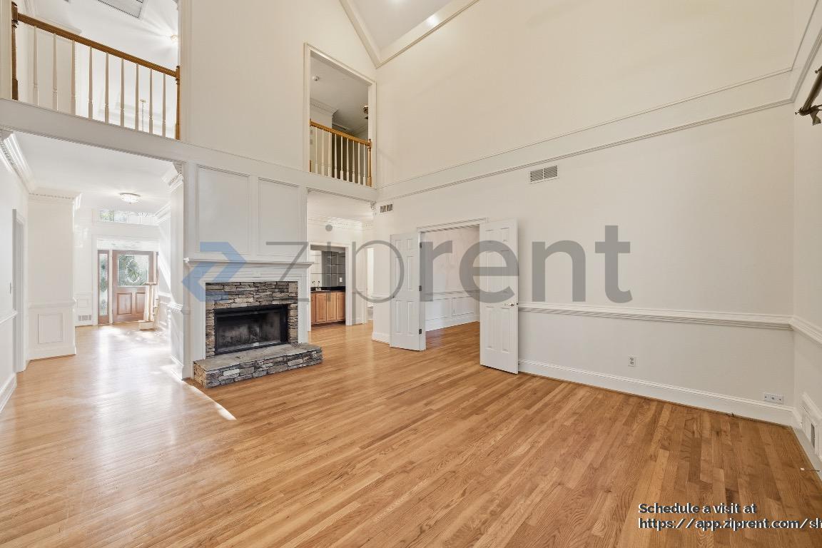 Building Photo - 2862 Clary Hill Dr