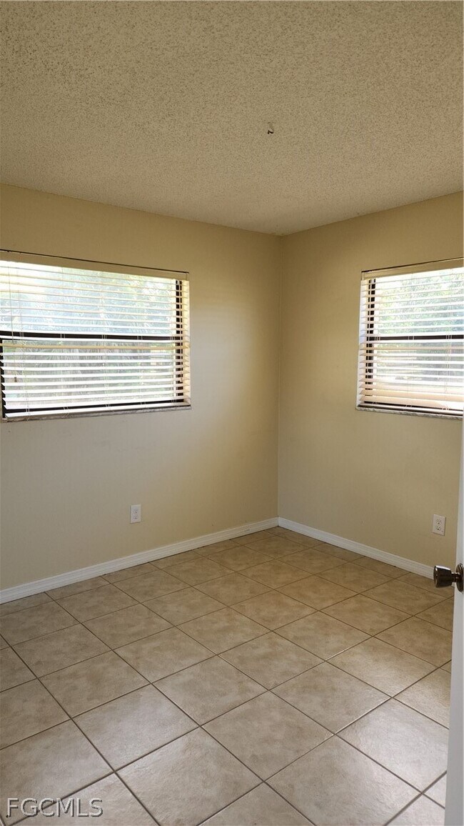 Building Photo - 6182 Principia Dr