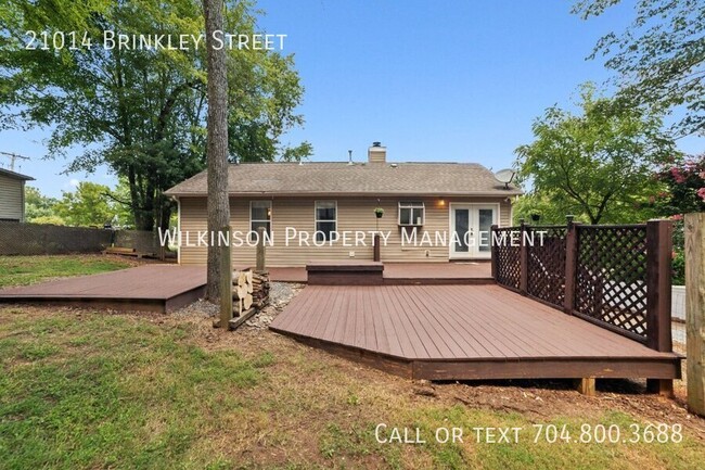 Building Photo - Newly Updated Home in Cornelius with fence...