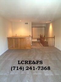 Building Photo - Los Caballeros #028