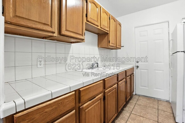 Building Photo - 303 W Highland Ave