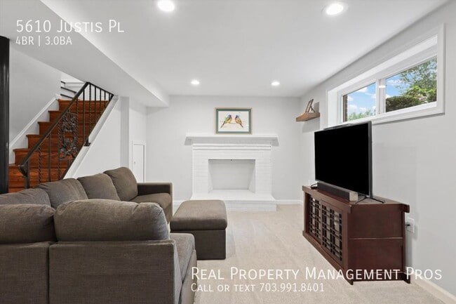 Building Photo - 5610 Justis Pl