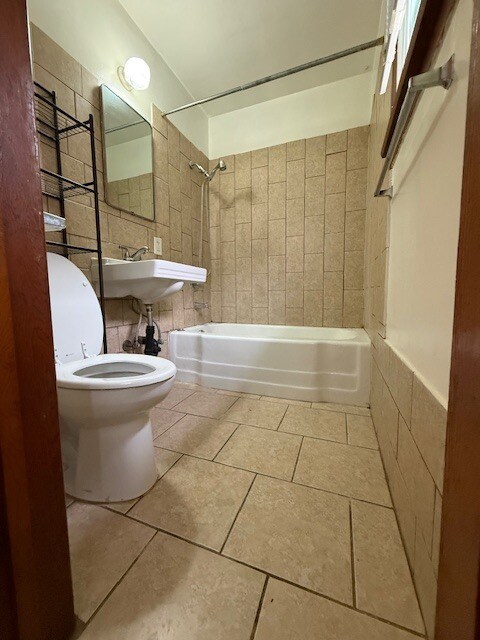 Bathroom - 3107 Isabel Ave