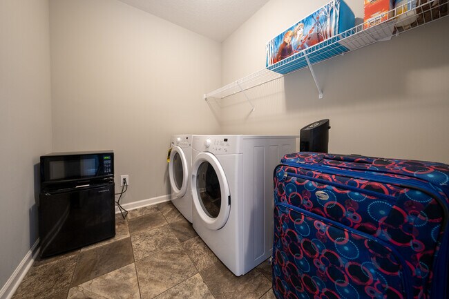 Building Photo - 15430 Eagle Creek Way
