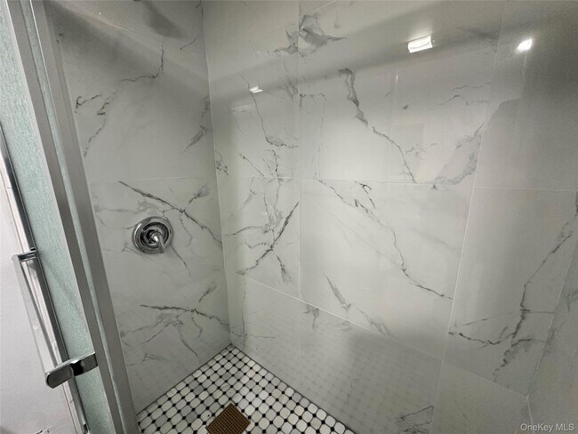 Building Photo - 245 Glenhill Ave