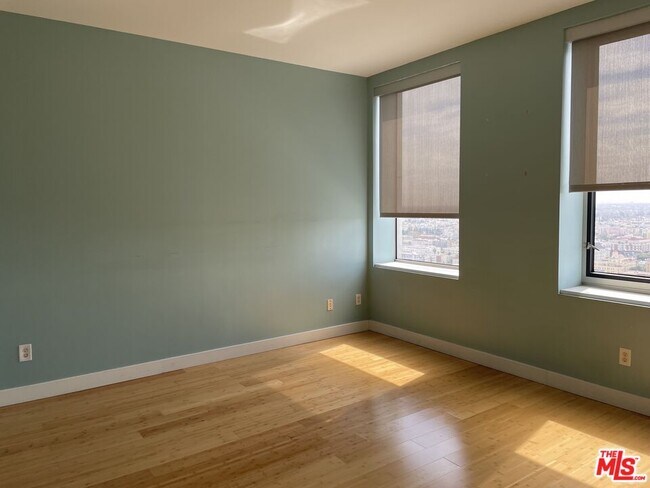 Building Photo - 3810 Wilshire Blvd