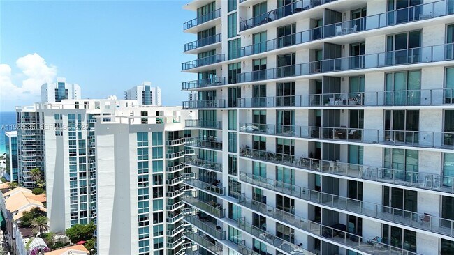 Building Photo - 300 Sunny Isles Blvd