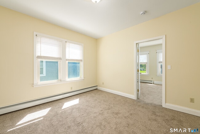 Building Photo - 108 Belden St