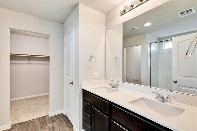 Building Photo - 13923 Macquarie Dr