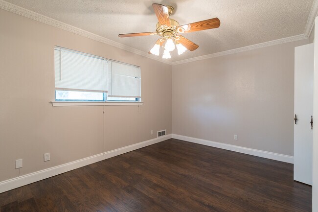 Building Photo - 6912 Clearglen Dr