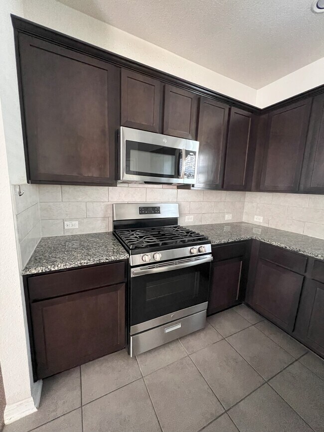 Building Photo - 917 Durness Dr