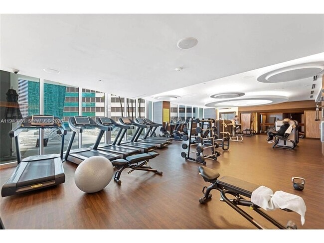 Building Photo - 200 Biscayne Blvd Way