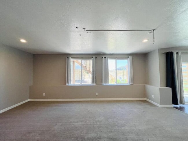 Building Photo - 4144 W Foxview Dr