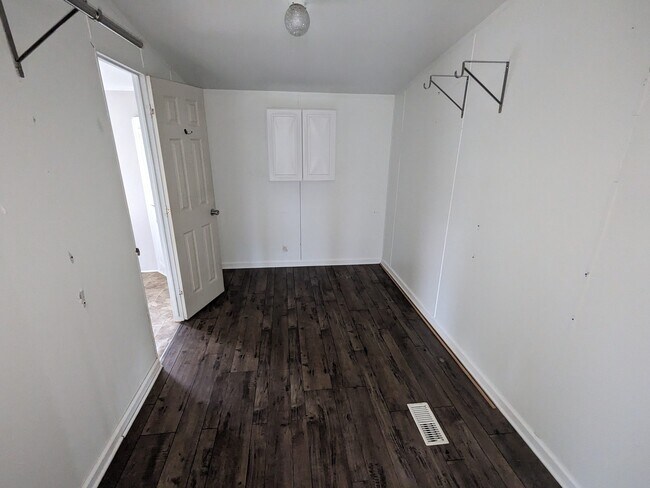 Building Photo - 675 Co Rd 771