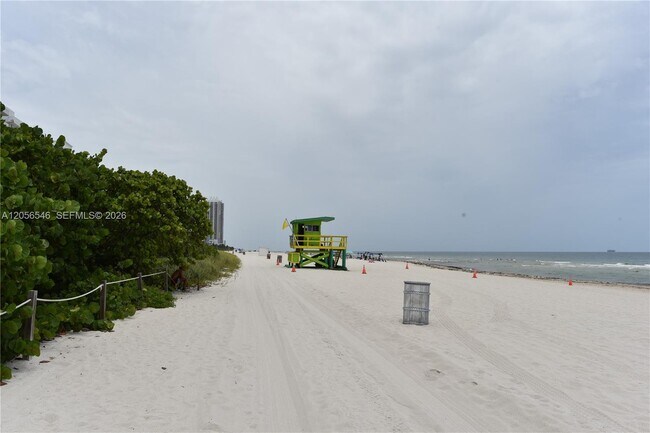 Building Photo - 5555 Collins Ave