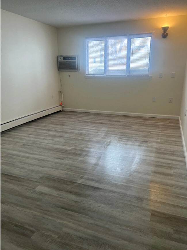 Building Photo - Parkview Apartments