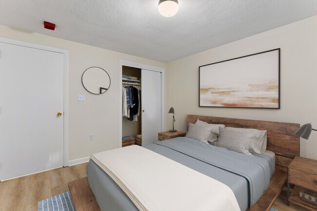 Building Photo - 354 Market St