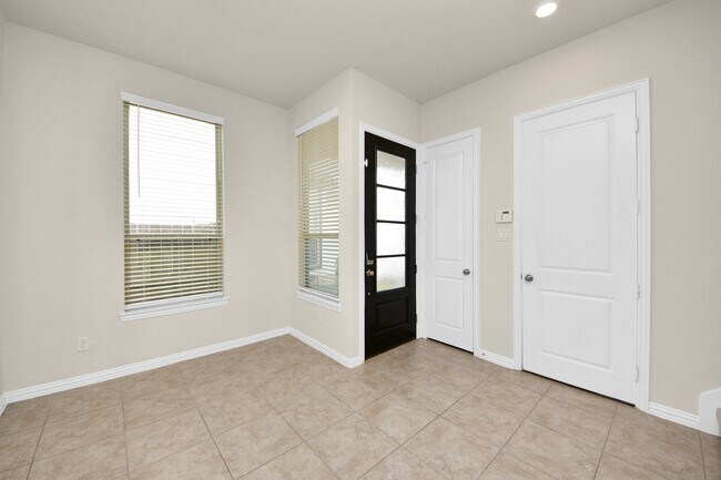 Building Photo - 1635 Ryon Falls Dr