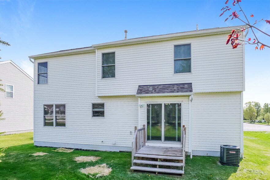 Building Photo - 3149 Sitka Spruce Dr