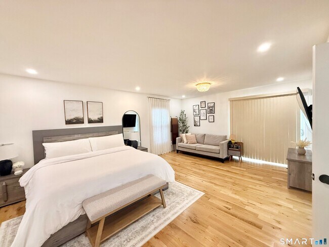 Building Photo - 69 Platt Pl