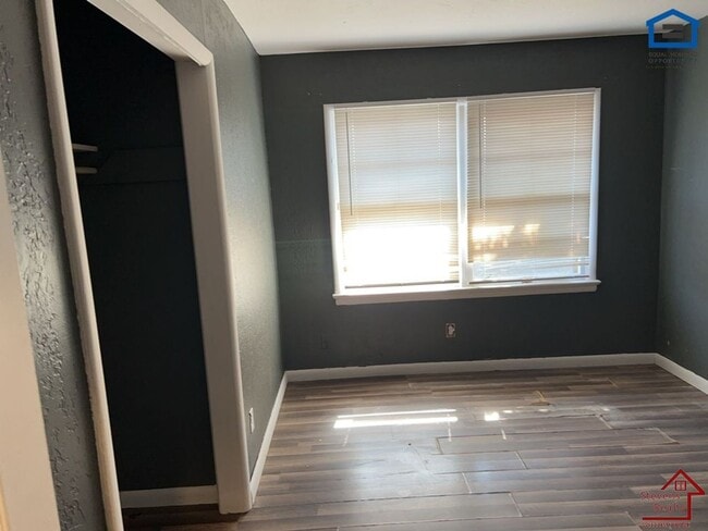 Building Photo - 2811 NW 21st Pl