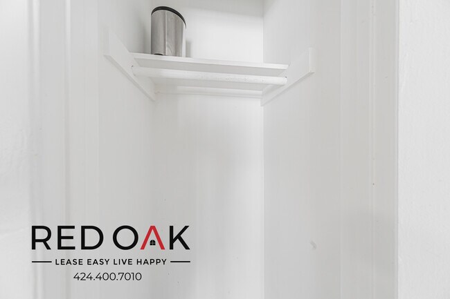 Building Photo - 21315 Roscoe Blvd