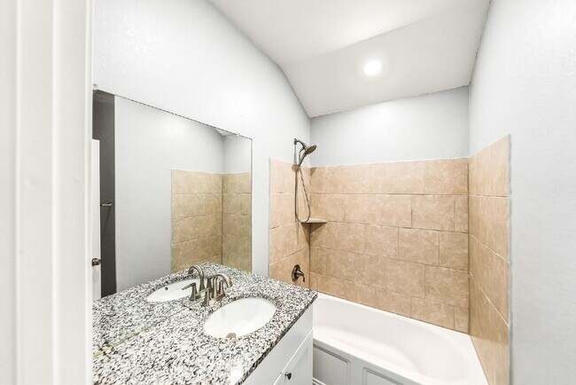 Building Photo - NO CARPET! Up to 1 Month Free Rent with 18-24 Month Lease! No Security Deposit Programs Available.