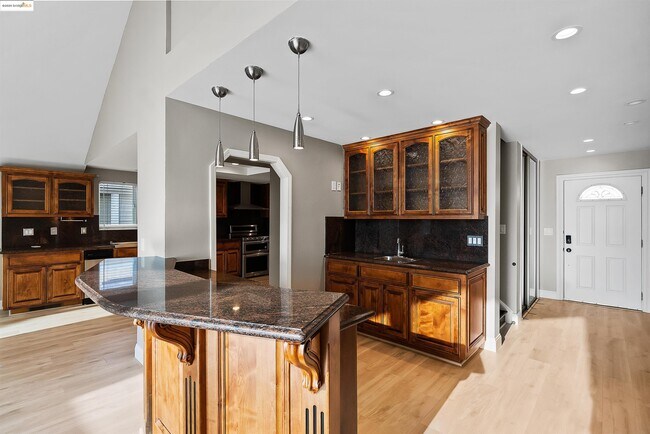 Building Photo - 4730 Spinnaker Way