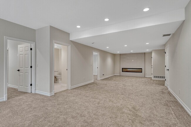Building Photo - 11700 Coeur D Alene Dr