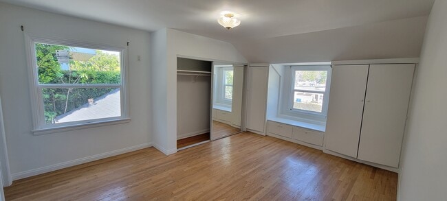 Building Photo - 661 Warner Ave