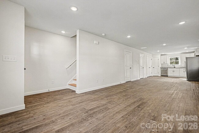 Building Photo - 104 10th Ave SE