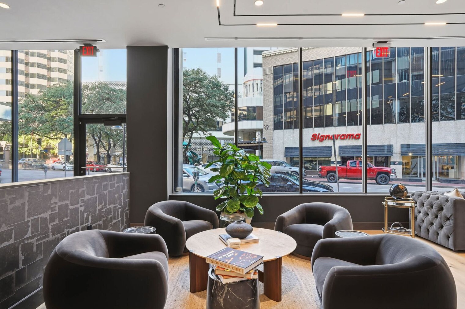 Building Photo - 411 N Akard St