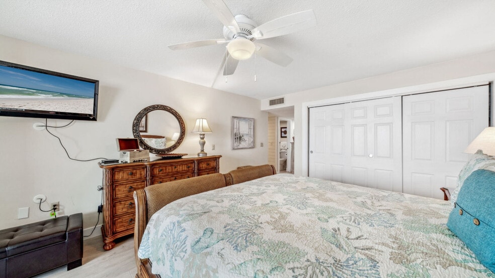 Building Photo - 7205 Thomas Dr