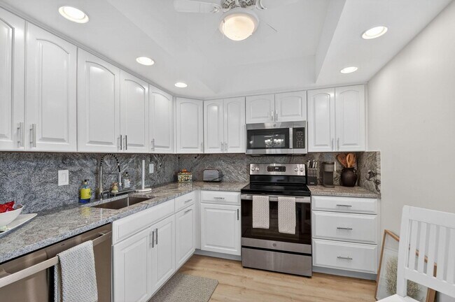 Building Photo - 1250 Sugar Sands Blvd