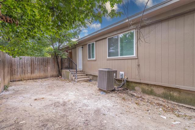 Building Photo - 4714 Old Benbrook Rd