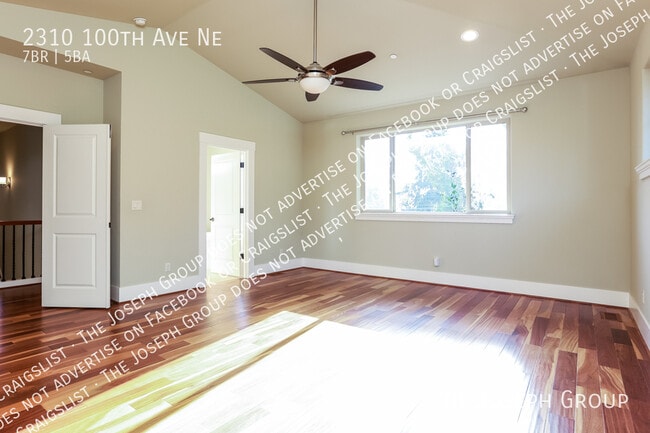 Building Photo - 2310 100th Ave NE