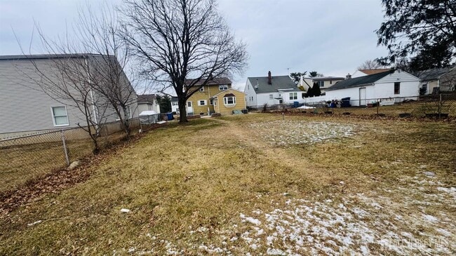 Building Photo - 966 Bergen Ave