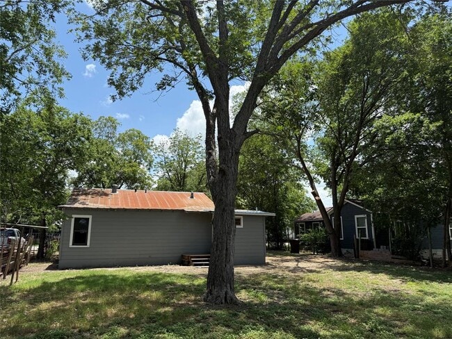 Building Photo - 505 Ruddy St