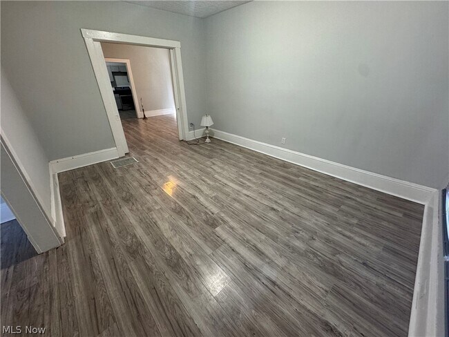 Building Photo - 2020 Corning Ave