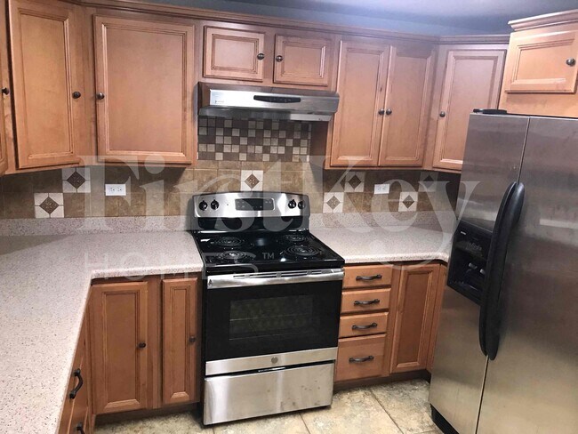 Building Photo - 241 SW 32nd Terrace