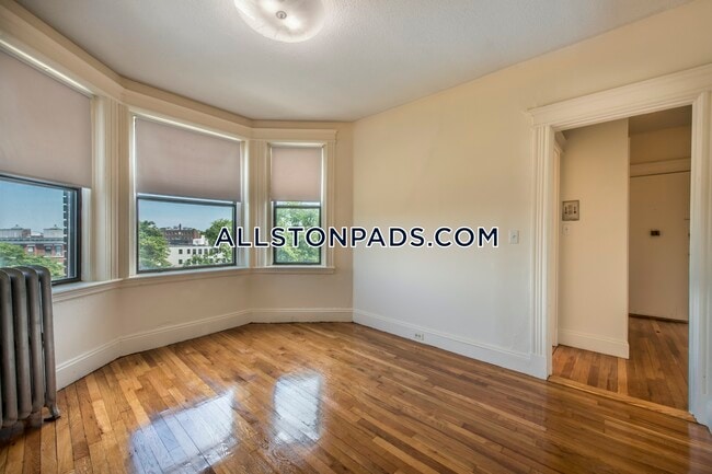 Primary Photo - 1156 Commonwealth Ave