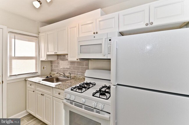 Building Photo - 1209 Savannah St SE