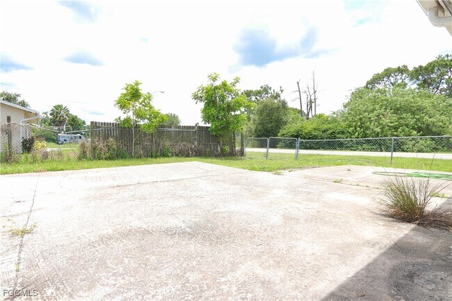 Building Photo - 106 Leeland Heights Blvd W