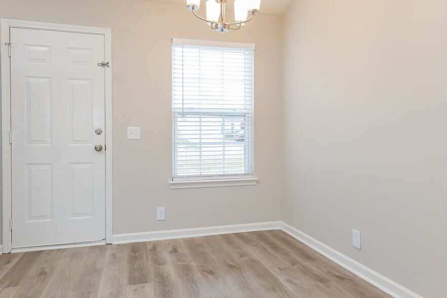 Building Photo - 1008 Tom Hailey Blvd